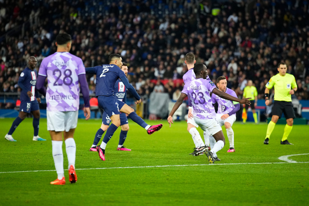 瑞士媒体：一名瑞士裁判涉嫌在女足更衣室偷拍1550小时视频