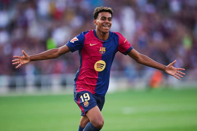 拜仁慕尼黑莱万帽子戏法再创纪录