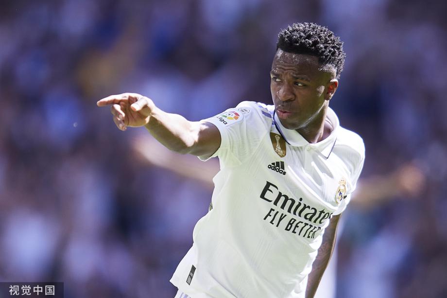 格纳布里：很高兴能拿下比赛，但最让人激动的是阿方索的回归